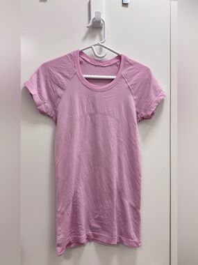 Lululemon Swiftly Tech Women's Pink Short Sleeve T shirt size 6